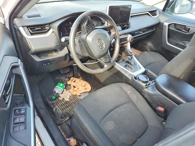 2025 TOYOTA RAV4 LE 8