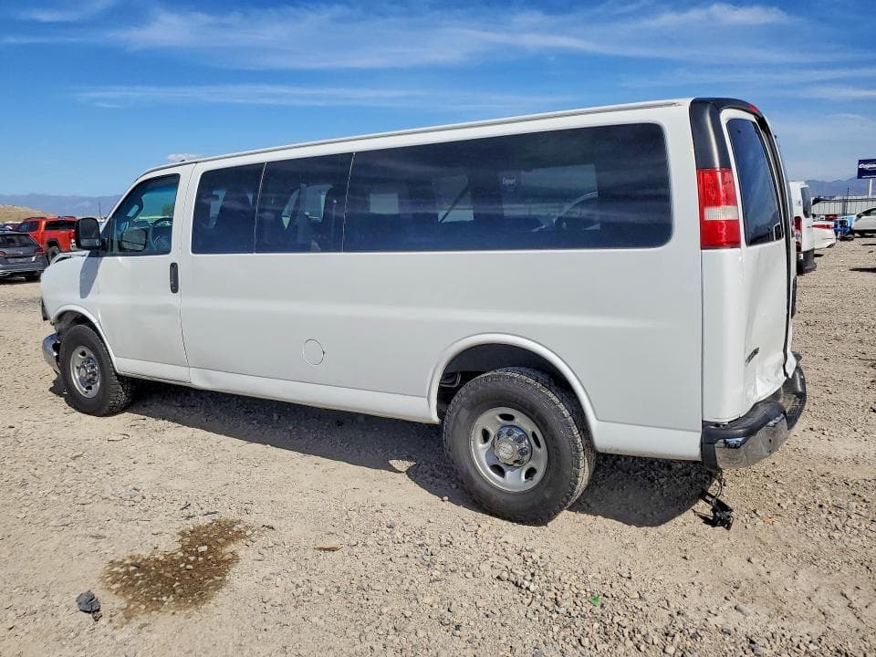 2017 CHEVROLET EXPRESS G3500 LT 2