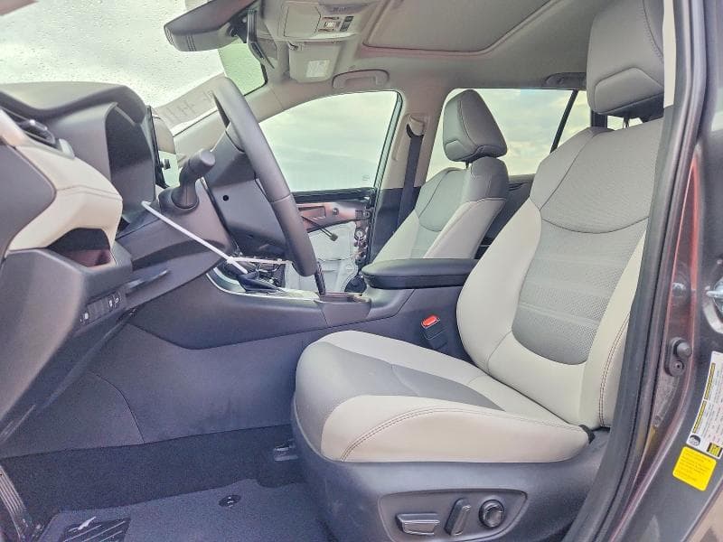 2025 TOYOTA RAV4 LIMITED 7