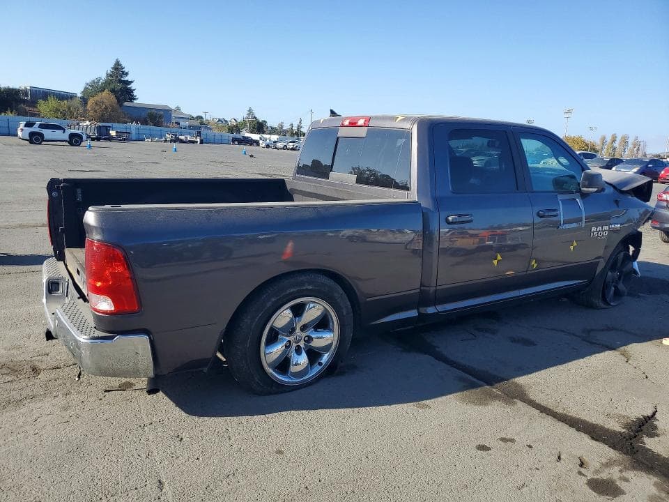 2020 RAM 1500 CLASSIC SLT 3
