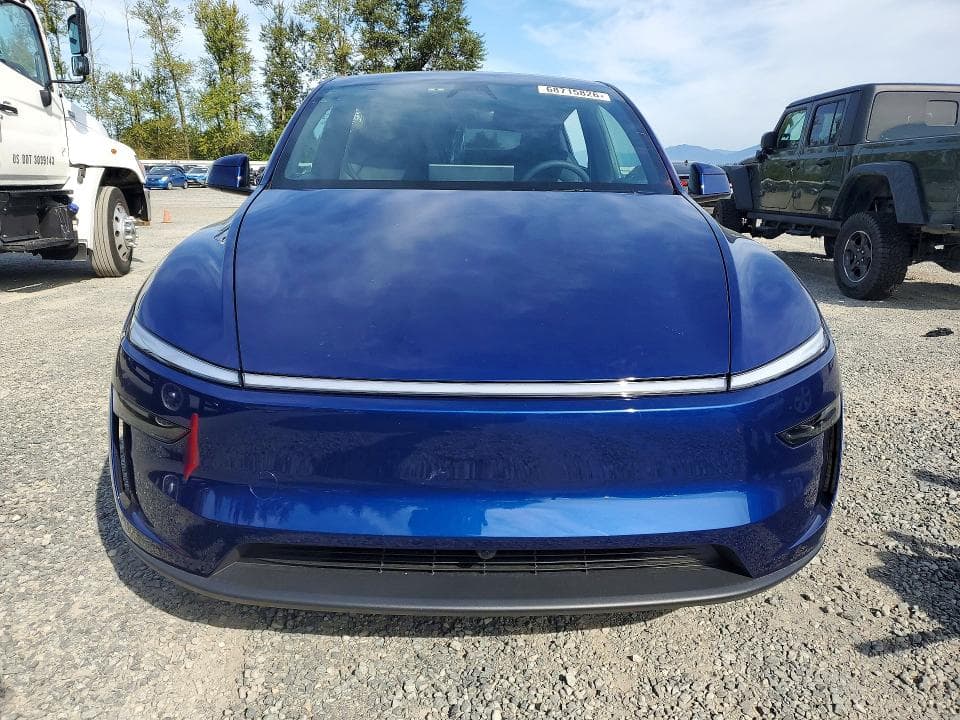 2026 TESLA MODEL Y 5