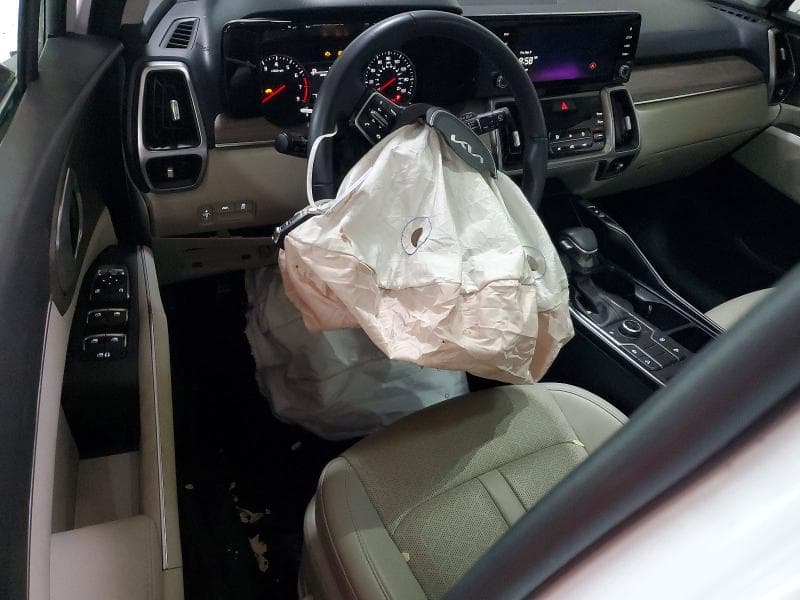 2023 KIA SORENTO S 8