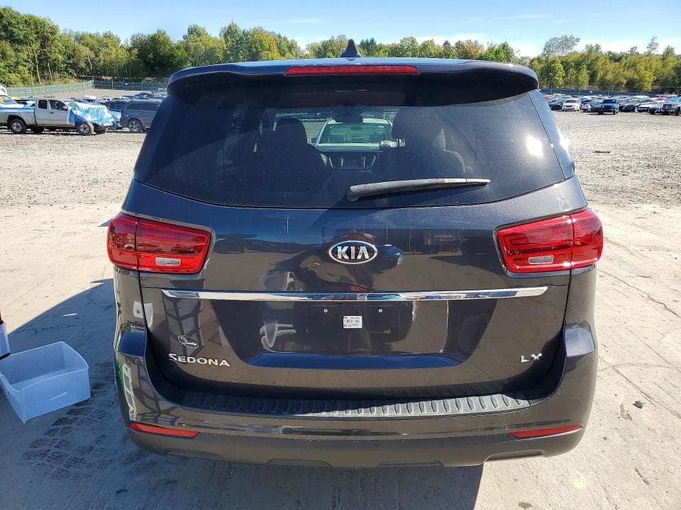 2021 KIA SEDONA LX 6
