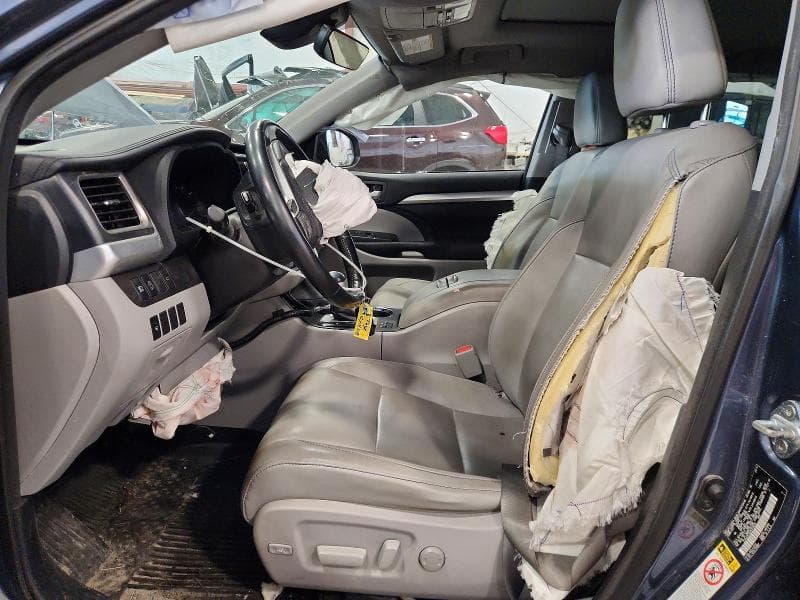 2017 TOYOTA HIGHLANDER XLE 7