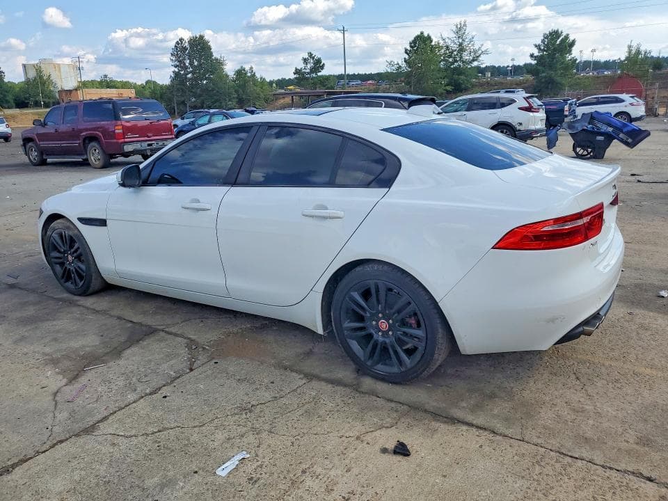 2017 JAGUAR XE PRESTIGE 2