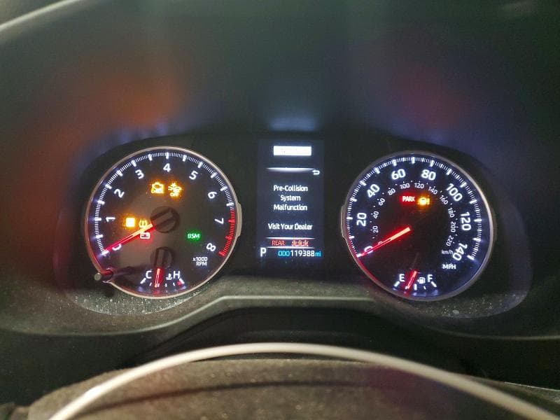 2021 TOYOTA RAV4 XLE 9