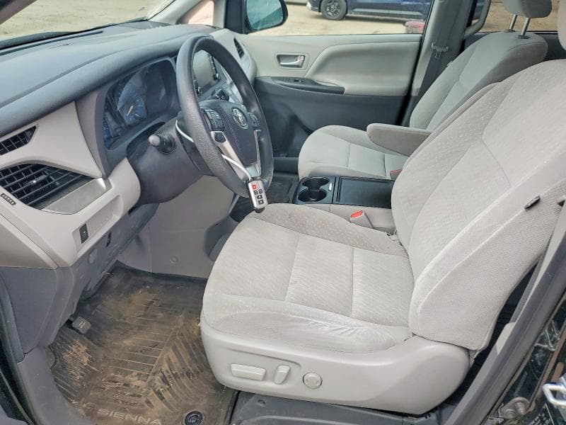 2020 TOYOTA SIENNA LE 7