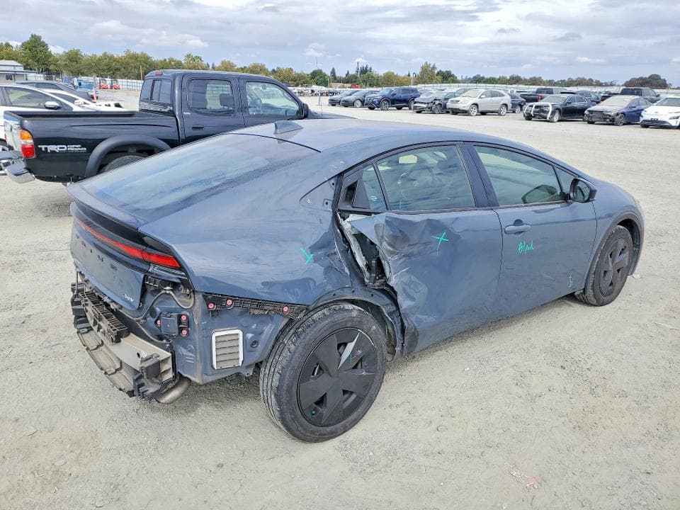 2023 TOYOTA PRIUS LE 3