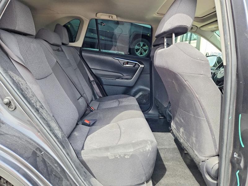 2019 TOYOTA RAV4 XLE 10