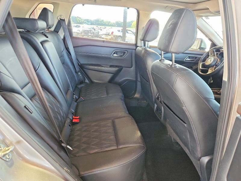 2021 NISSAN ROGUE PLATINUM 11
