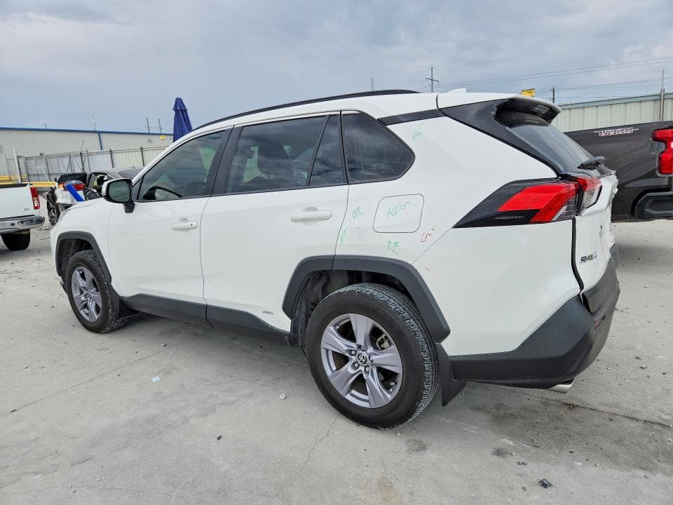 2025 TOYOTA RAV4 HYBRID XLE 2
