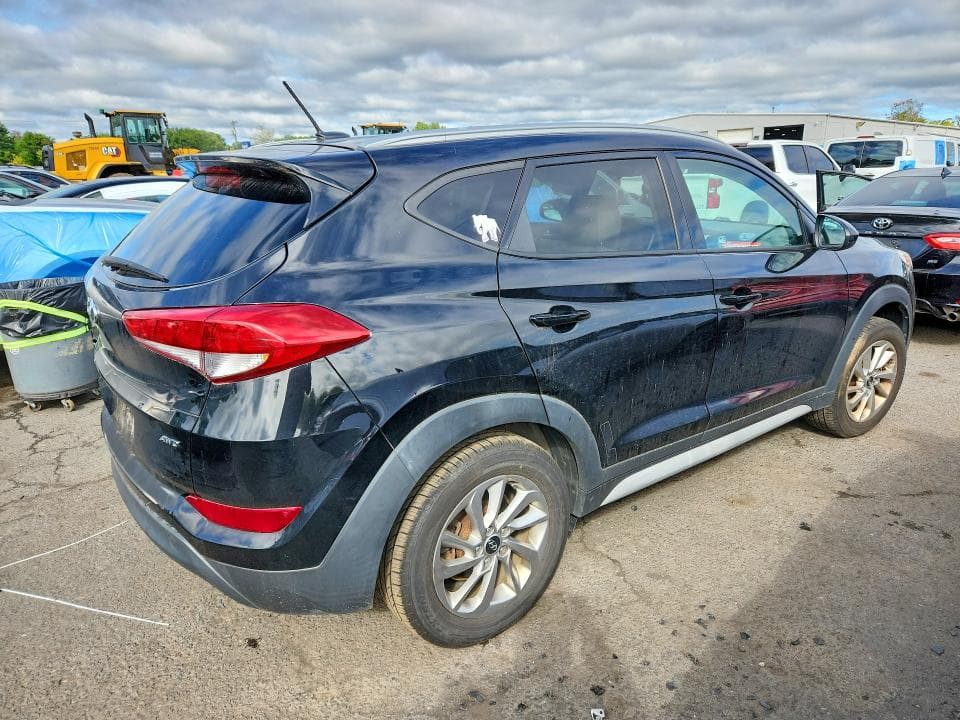 2017 HYUNDAI TUCSON SE 3
