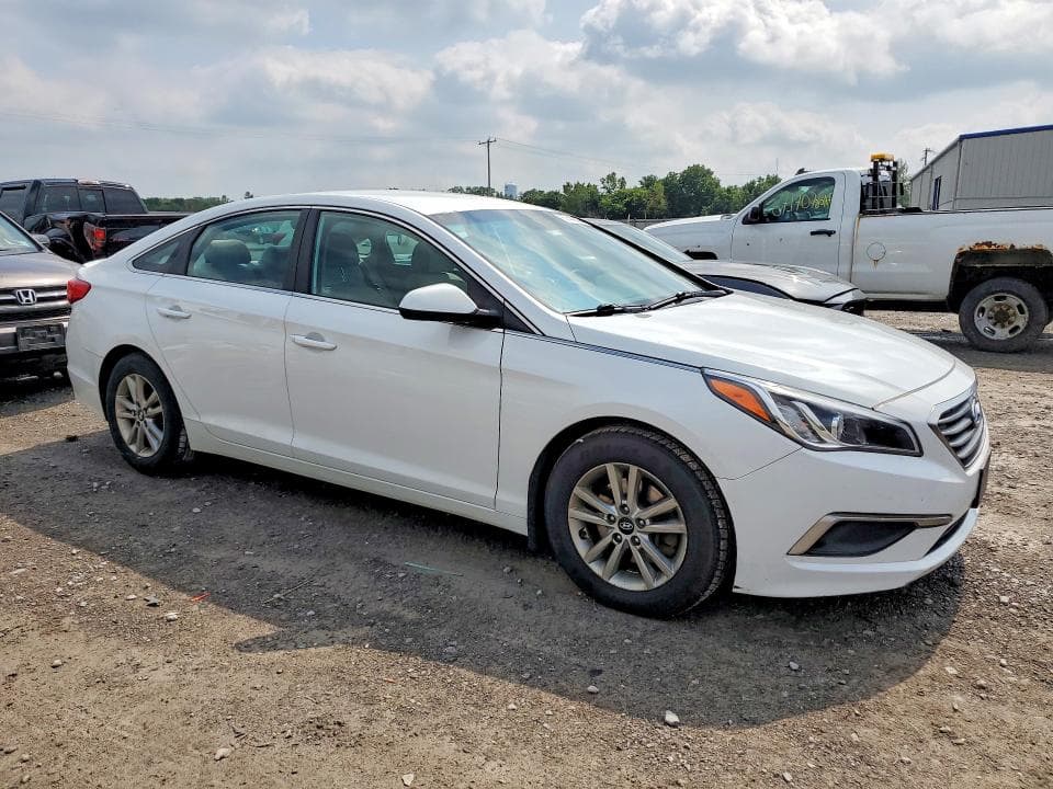 2017 HYUNDAI SONATA SE 4