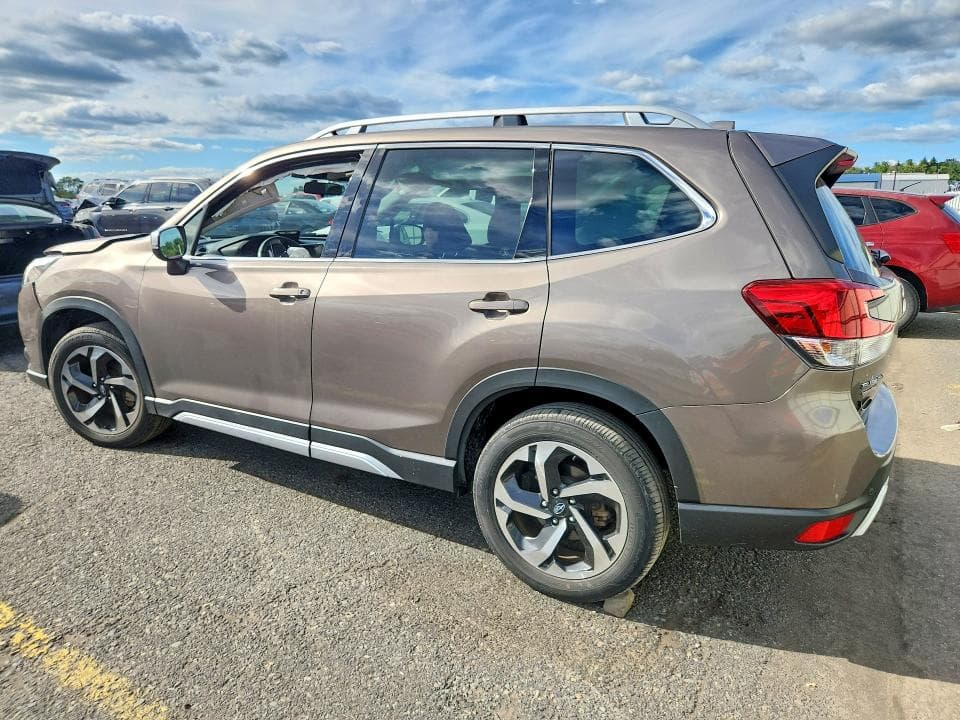 2023 SUBARU FORESTER TOURING 2