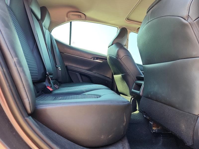 2018 TOYOTA CAMRY SE 10