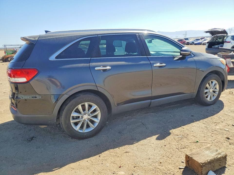 2017 KIA SORENTO LX 3