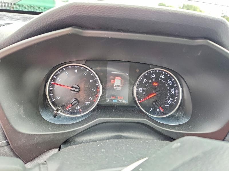 2019 TOYOTA RAV4 XLE 9
