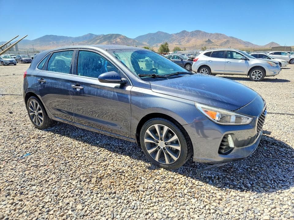 2018 HYUNDAI ELANTRA GT BASE 4