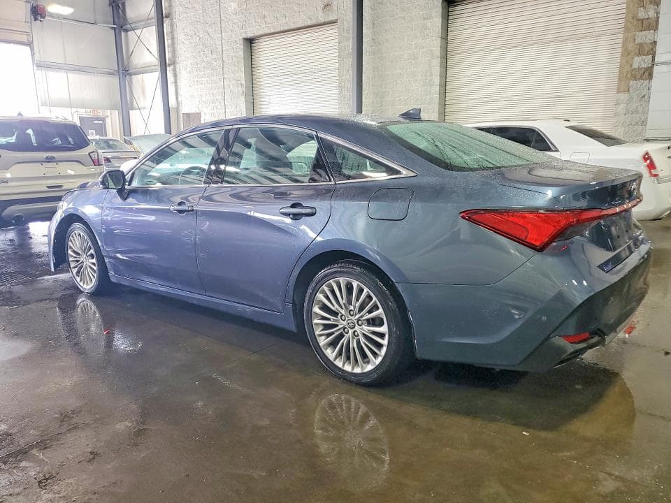 2022 TOYOTA AVALON LIMITED 2