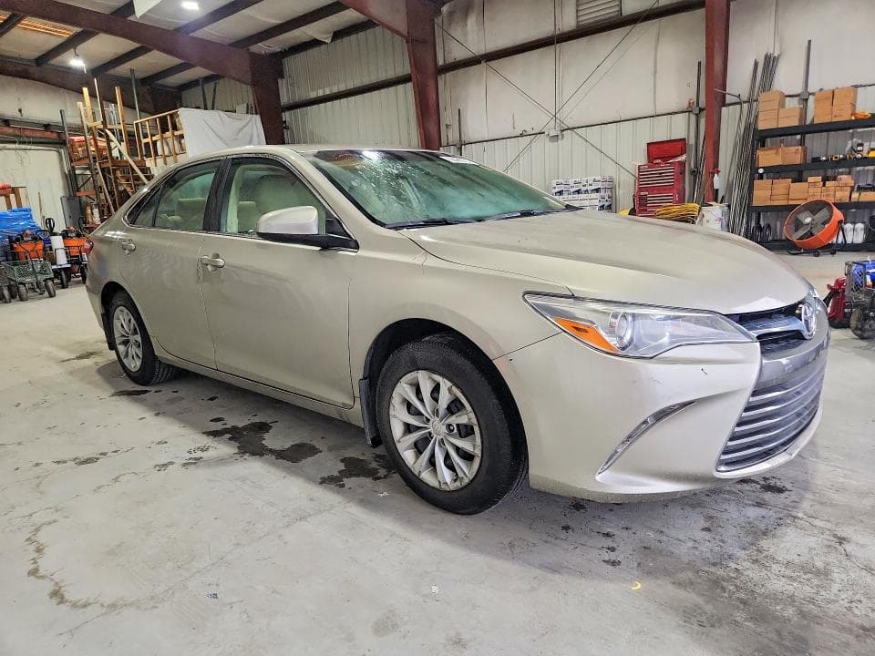 2017 TOYOTA CAMRY LE 4