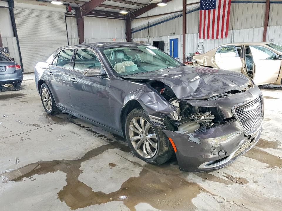2018 CHRYSLER 300 LIMITED 4