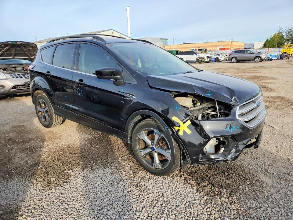 2017 FORD ESCAPE SE 4