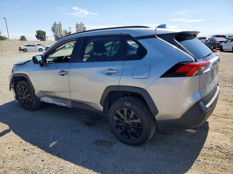 2021 TOYOTA RAV4 LE 2