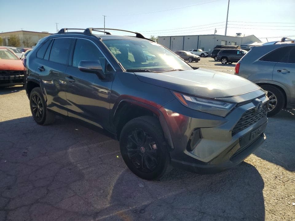2022 TOYOTA RAV4 SE 4