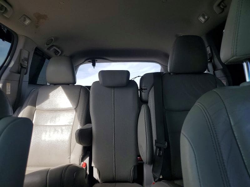 2017 TOYOTA SIENNA XLE PREMIUM 8-PASSENGER 10