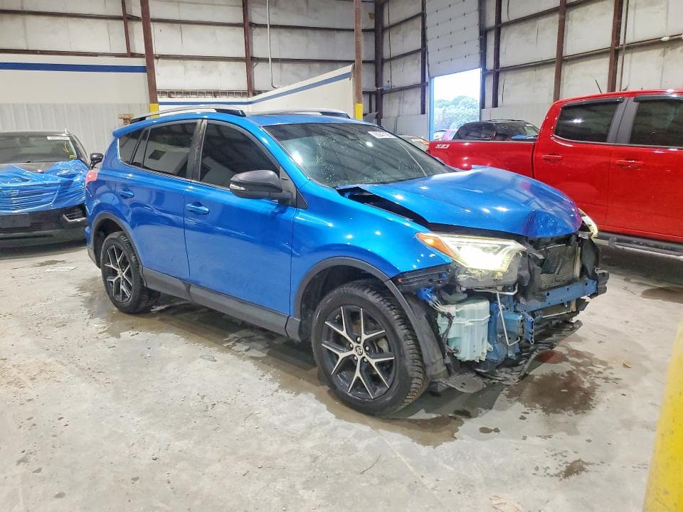 2017 TOYOTA RAV4 SE 4
