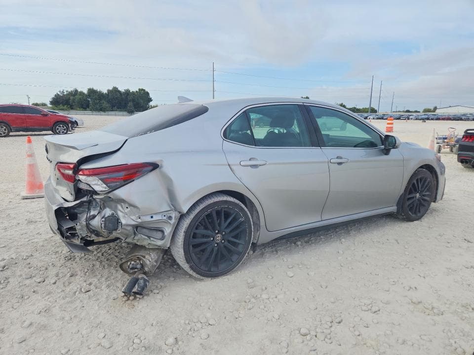 2021 TOYOTA CAMRY XSE 3