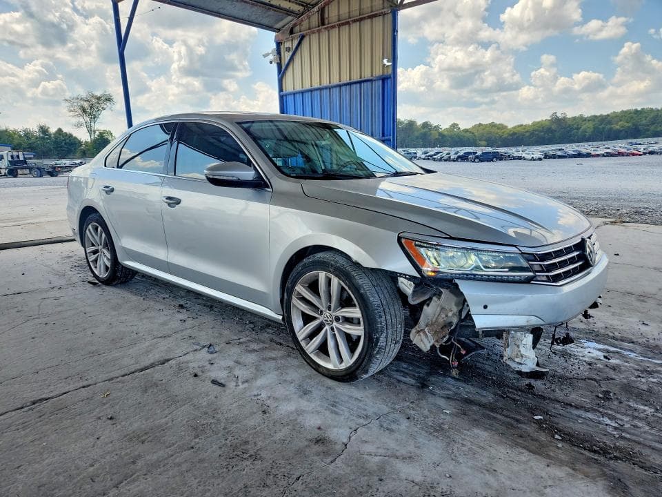 2018 VOLKSWAGEN PASSAT SE 4