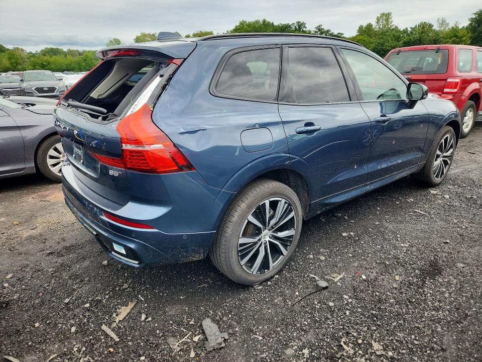 2025 VOLVO XC60 PLUS 3
