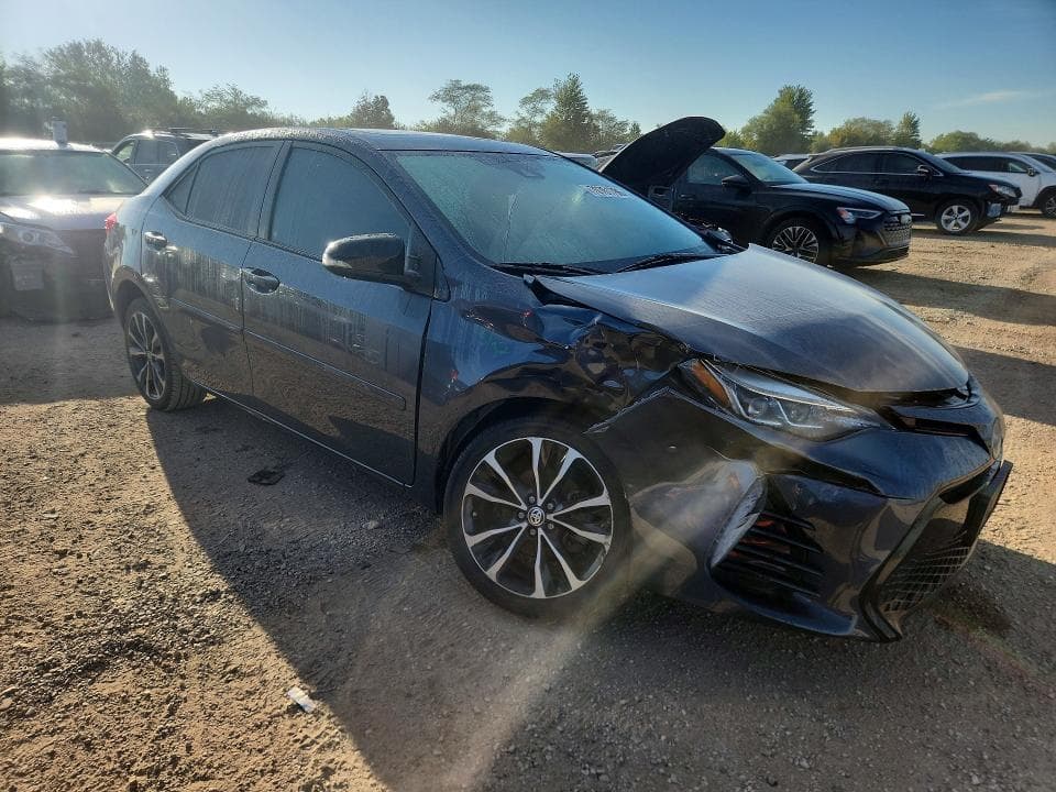 2017 TOYOTA COROLLA SE 4
