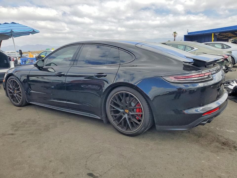 2020 PORSCHE PANAMERA GTS 2