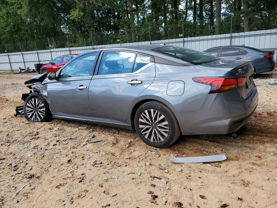 2023 NISSAN ALTIMA SV 2