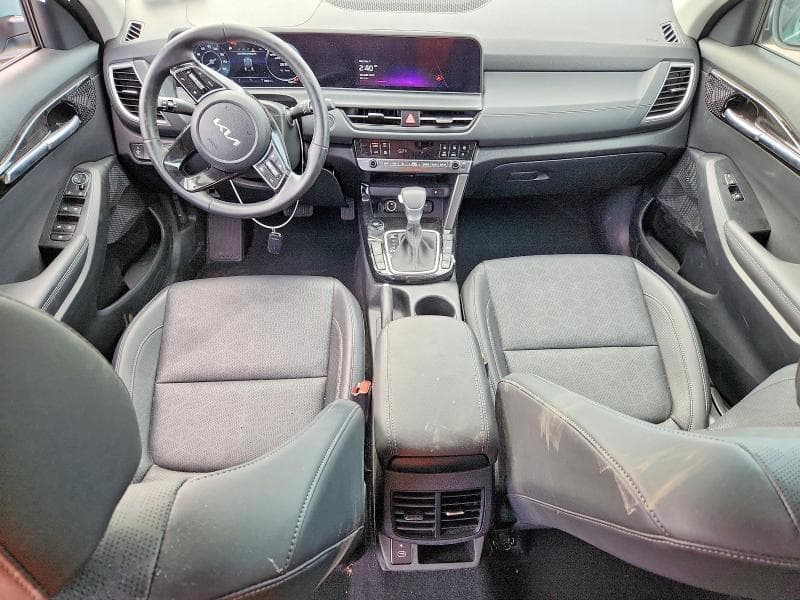 2025 KIA SELTOS EX 8