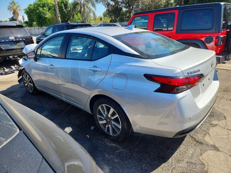 2025 NISSAN VERSA SV 2