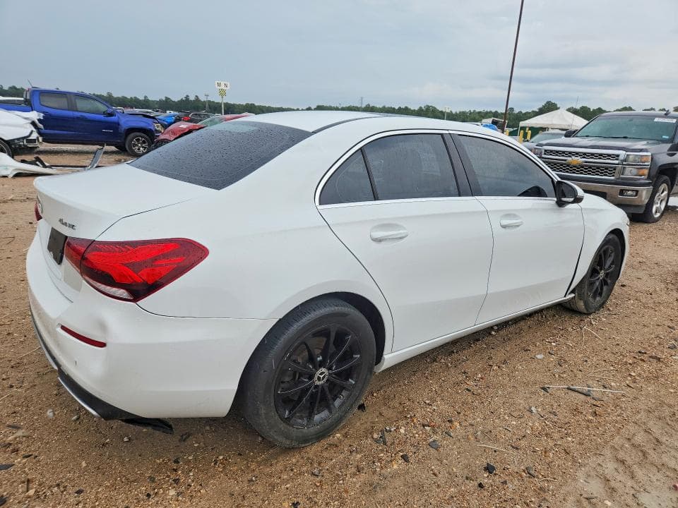 2020 MERCEDES-BENZ A 220 4MATIC 3