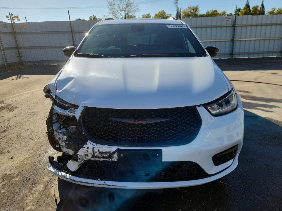 2025 CHRYSLER PACIFICA LIMITED 5