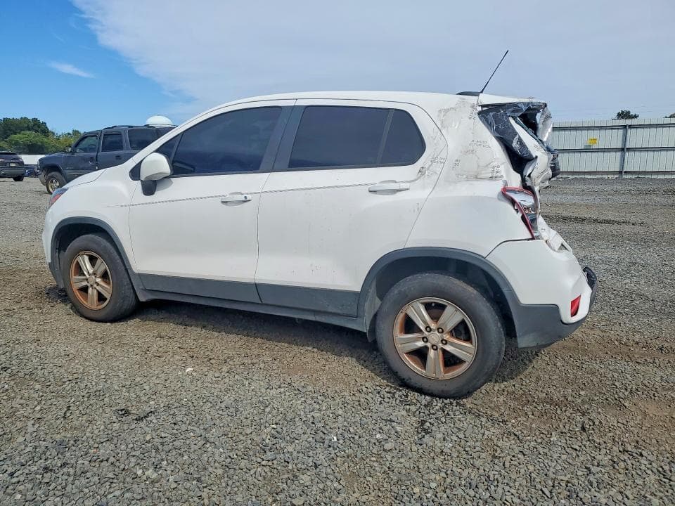 2017 CHEVROLET TRAX LS 2