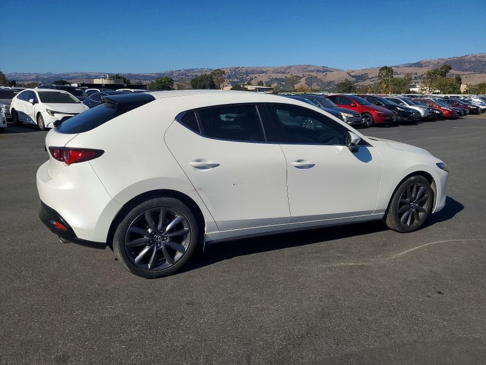 2023 MAZDA 3 SELECT 3
