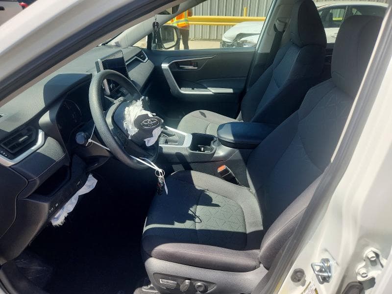 2024 TOYOTA RAV4 XLE 7