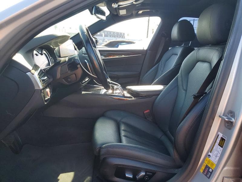 2019 BMW 530E 7