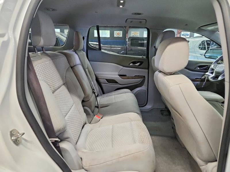 2017 GMC ACADIA SLE 11