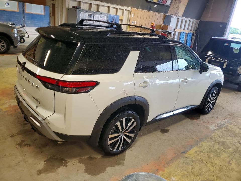 2024 NISSAN PATHFINDER PLATINUM 3