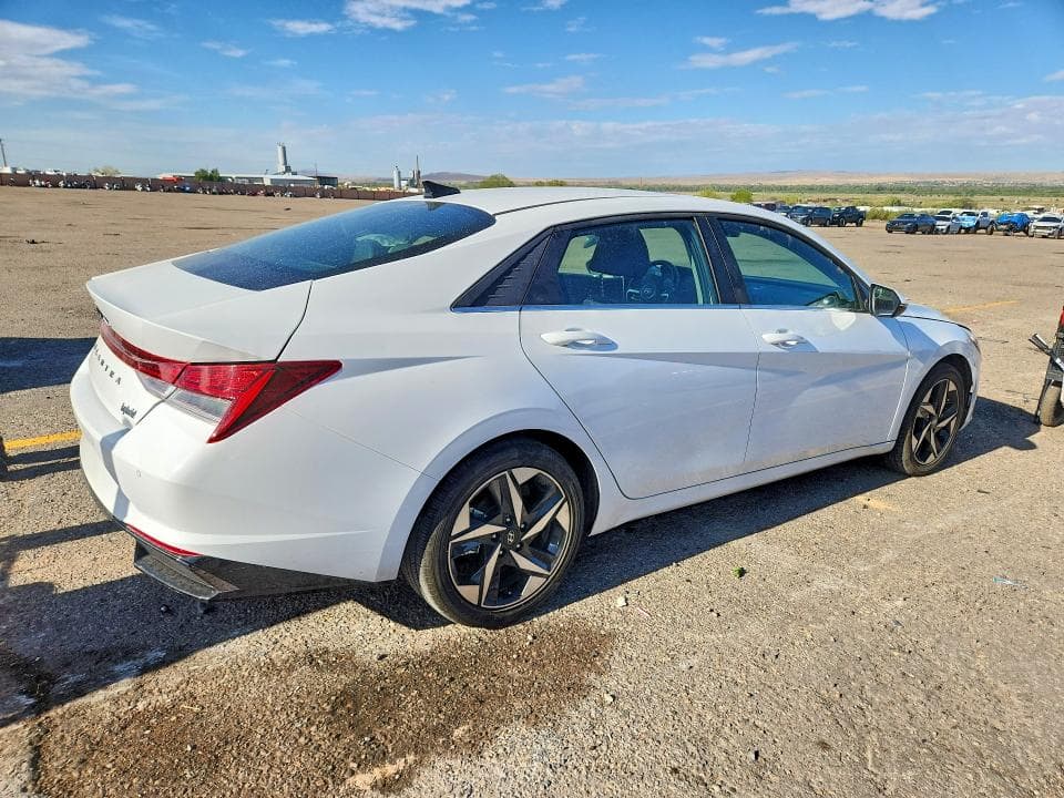 2023 HYUNDAI ELANTRA LIMITED 3