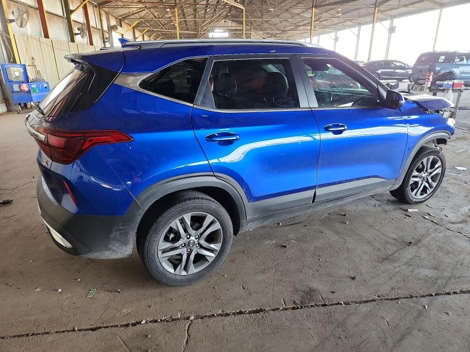 2021 KIA SELTOS S 3