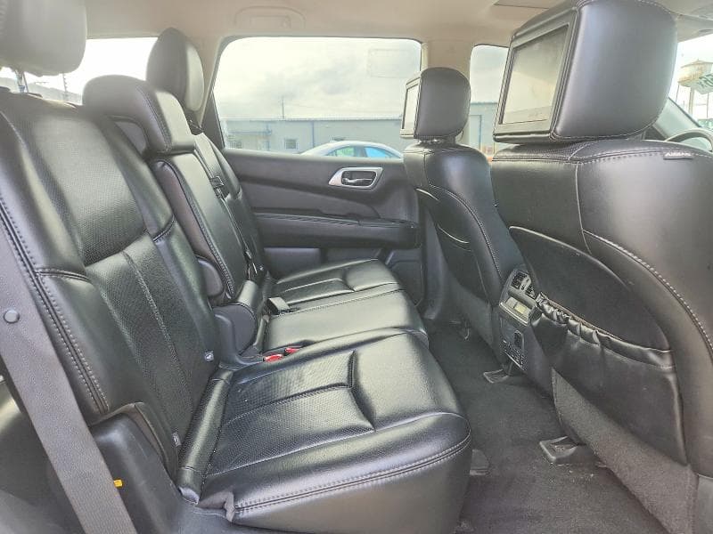 2017 NISSAN PATHFINDER PLATINUM 11