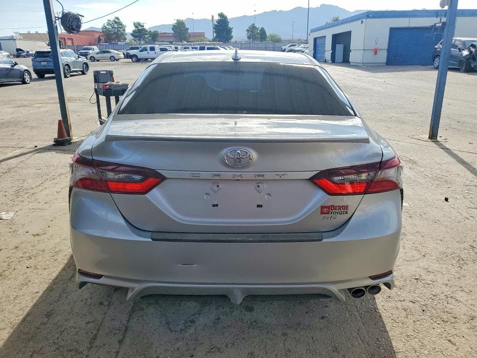 2022 TOYOTA CAMRY SE 6